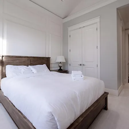 Luxurious Private Rooms In Richmond Exterior photo